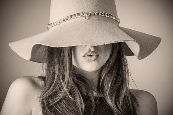 Comment bien choisir un chapeau-feutre pour femme ?